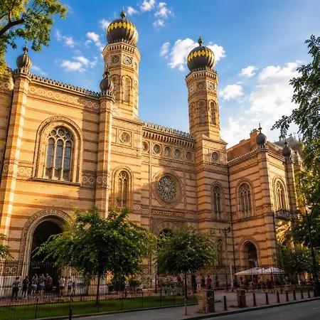 Kalvin Square Executive Signature * Budapešť